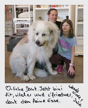 Ashuna's Hundeboutique und Barf Manufaktur - Nicole und Julia mit Wanda